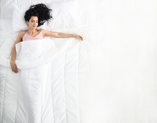 young-caucasian-beauty-woman-sleeping-white-bed_151013-11860